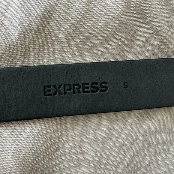 Express Black Vegan Leather Belt - Picture 4 of 4